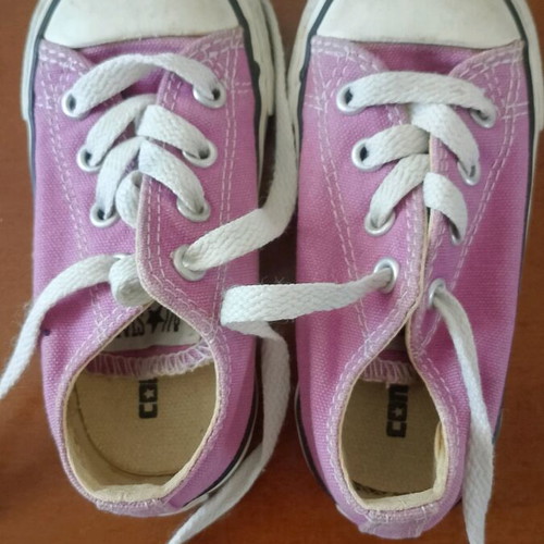 Converse kids shoes like new