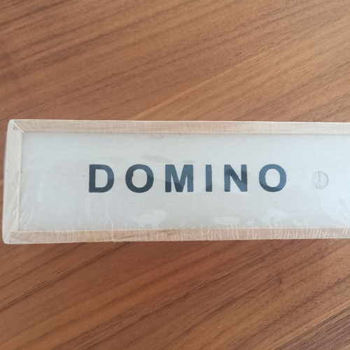 Wooden Domino in Wooden Case new, sealed