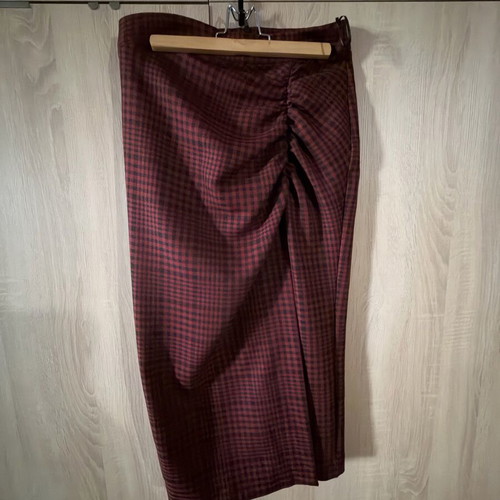 Zara checked skirt with slit like new, slim fit