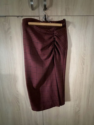 Zara checked skirt with slit like new, slim fit