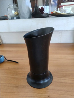 Plastic black planter with hidden compartment like new
