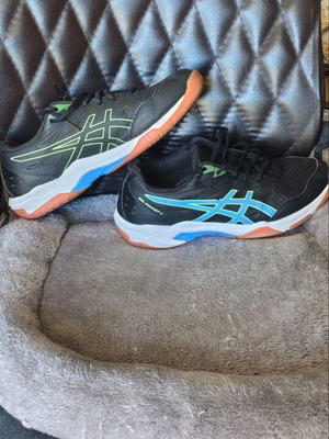 Asics Gel-Rocket 11 athletic shoes like new, size 43.5, multicolor