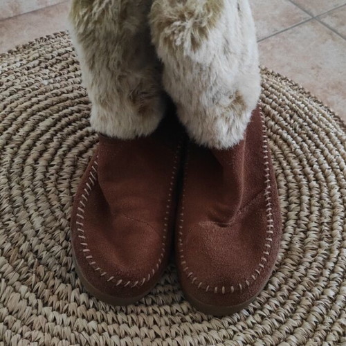 Toms boots like new, suede with fur, size 39, beige brown