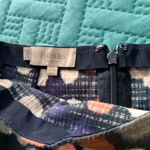 Hobbs pencil skirt size 6/34 like new, colorful cotton