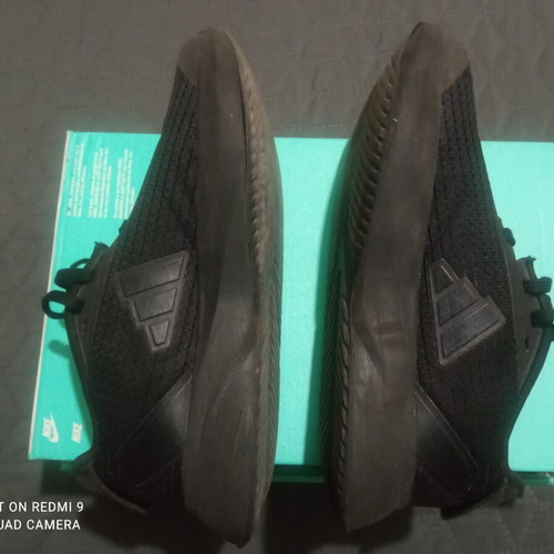 Παιδικά υποδήματα Adidas αθλητικά σαν καινούργια, νούμερο 33,5 μαύρα