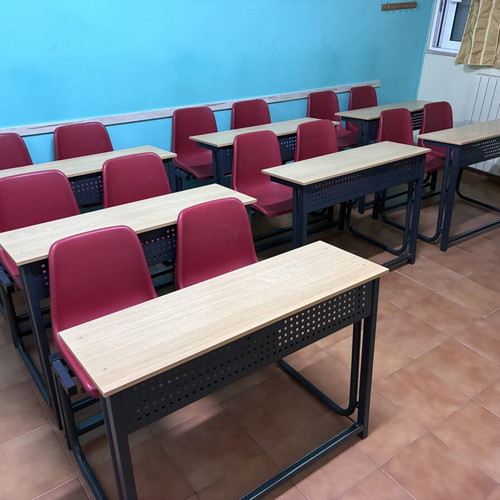 Tutoring desks like new, set of 7