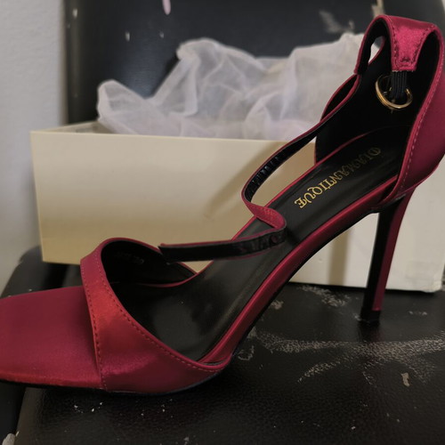 Wine red high heel sandal size 39