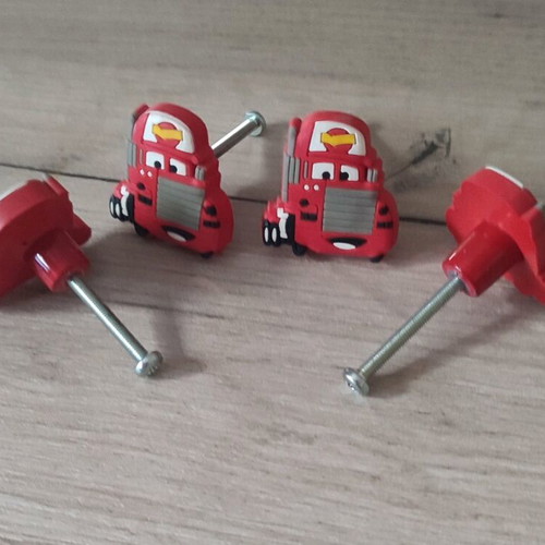 Children's drawer knobs like new