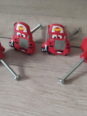 Children's drawer knobs like new