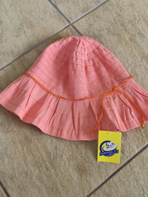 Women's hat new, coral color, size M