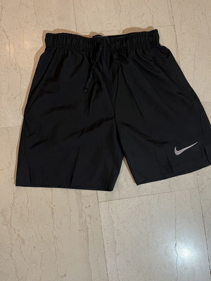 Nike μαύρο σορτσάκι μέγεθος Medium καινούργιο με καρτελάκι