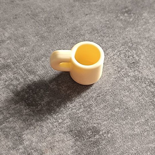 Playmobil yellow cup