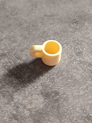 Playmobil yellow cup