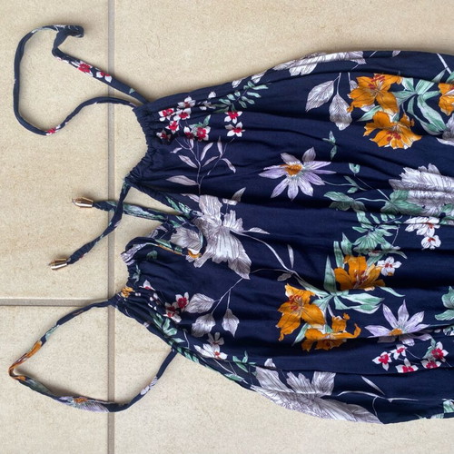 Floral blue romper shorts like new, size S
