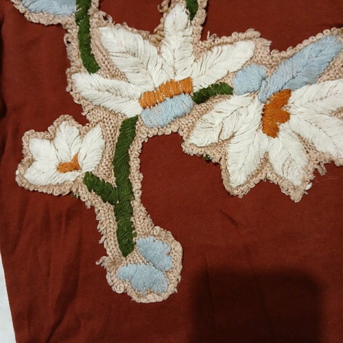 Zara top with appliqué flowers and knitted lace, like new, multicolor