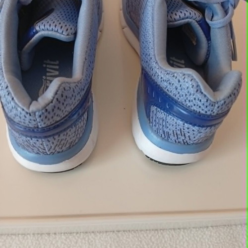 Women's summer athletic shoes like new, size 38, blue