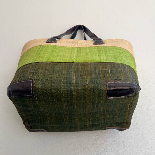 Straw beach bag with inner lining new