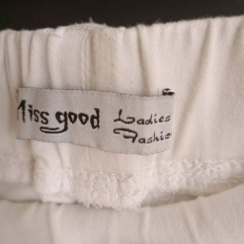 Miss Good white slim jeans size M like new
