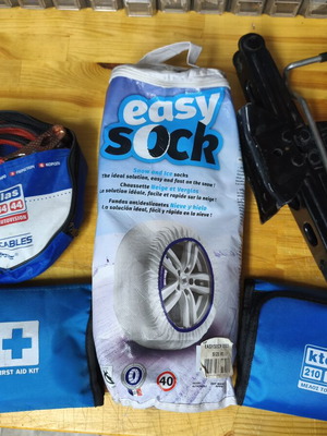 Snow cover used with car accessories gift pack