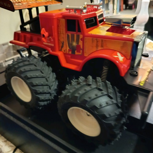 Base and display case for Nikko 4x4 jeep with sound and movement, new