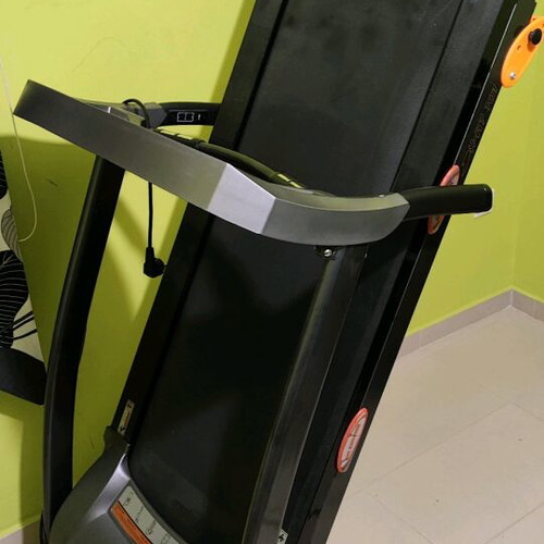 X Fit 101 Treadmill 2.5hp like new