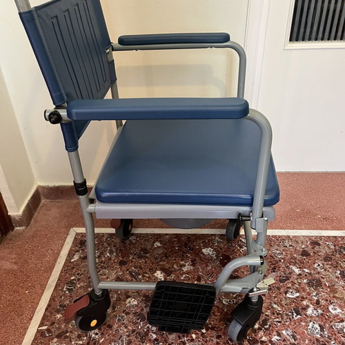 VITA Orthopedics VT302 Commode Chair like new with removable sides