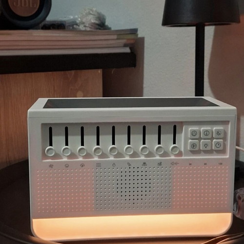 White Noise Flame Diffuser like new with USB and aromatherapy