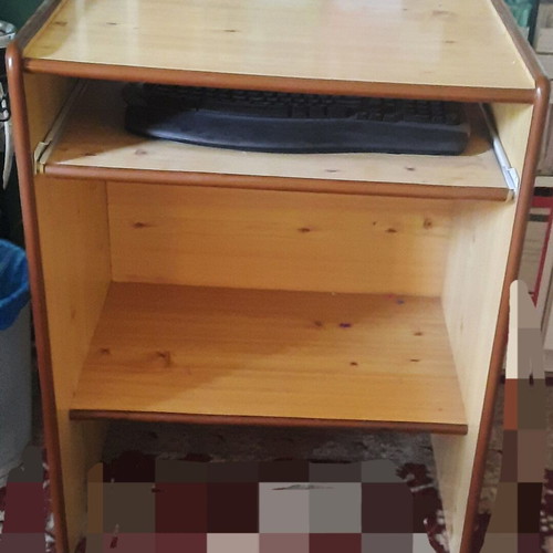 Computer desk like new, small size