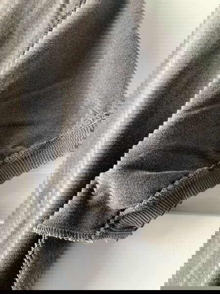 cotton candy grey stonewashed t-shirt. loose fit. Never worn.