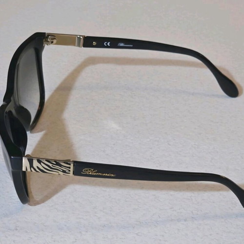 Blumarine sunglasses like new, black, made in Italy