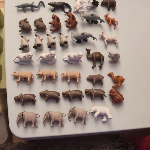 Kinder Egg animal figures collection like new