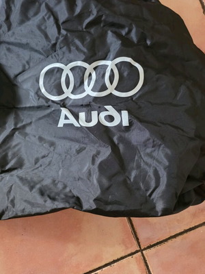 Audi ski bag black like new