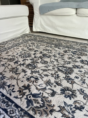 IKEA rug used, excellent condition
