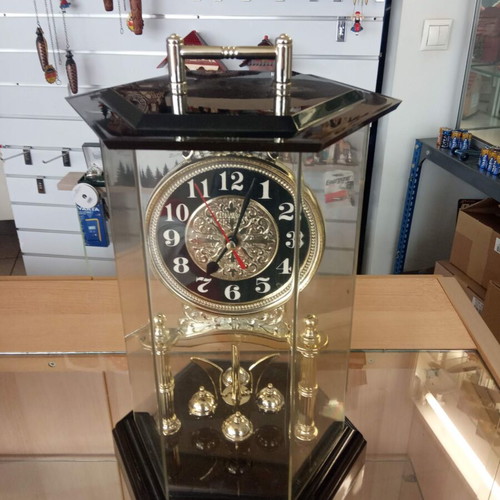 Vintage Table Clock Mantel like new