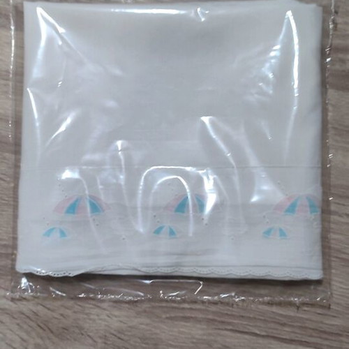 Baby cotton sheet like new with umbrella design 85x150cm