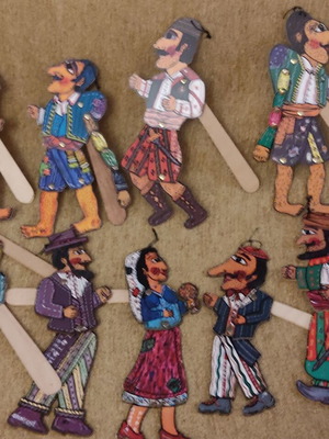 Wooden figures like new, set of 9 pieces