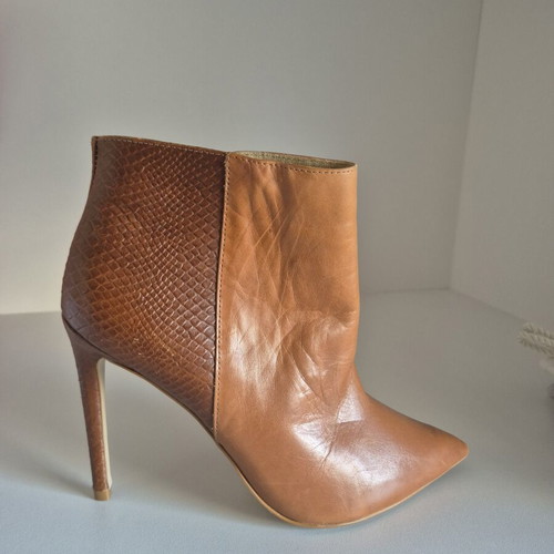 Buffalo ankle boots size 39 like new, brown leather, 10 cm heel