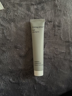Living Proof Full σαμπουάν σε σωληνάριο ταξιδιού 30 ml