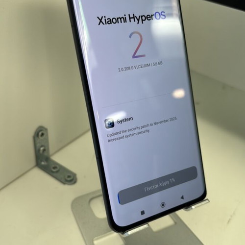 Xiaomi 12 5G 256GB like new, phone and cable only without charger
