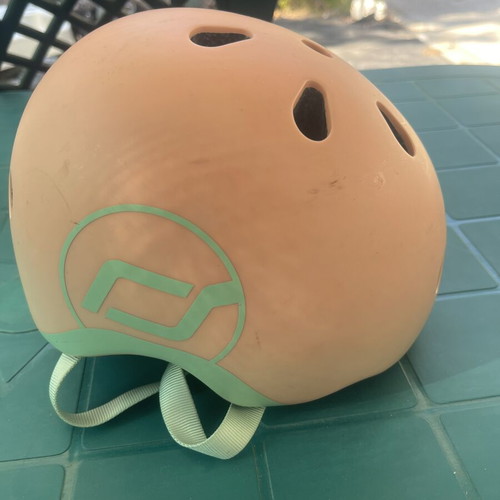 Scoot and Ride Kids Helmet like new, beige/mint with LED light