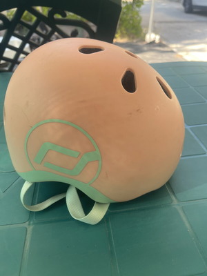 Scoot and Ride Kids Helmet like new, beige/mint with LED light