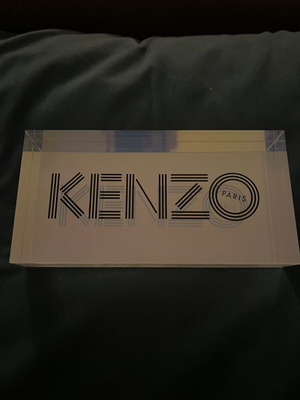 Plexiglass stands Kenzo and Emporio Armani like new