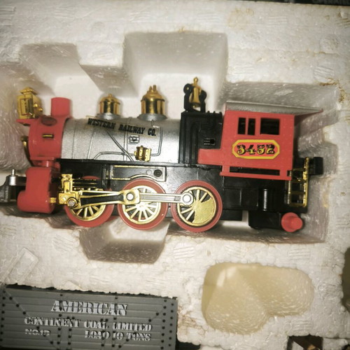 Vintage Goldlok Western Express battery-operated toy train set new