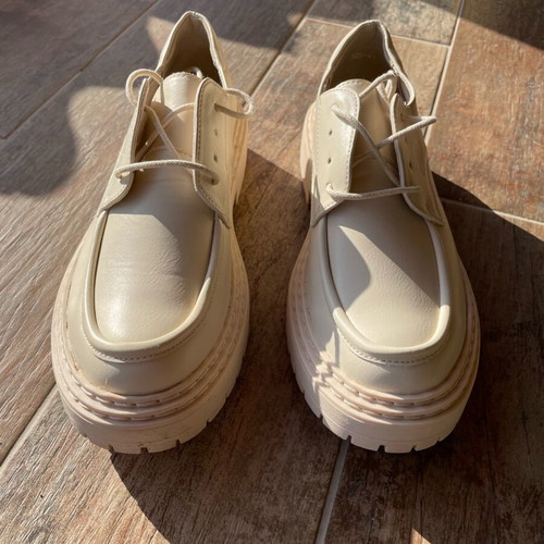 Women's Oxford shoes new, size 41, beige