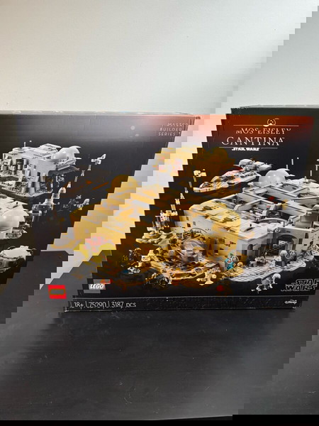 retired lego Star Wars set. mos eisley cantina 75290