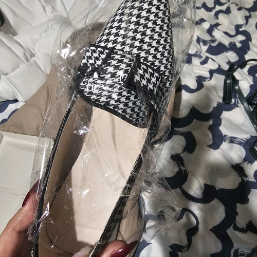 5cm high heels new, size 36, black and white