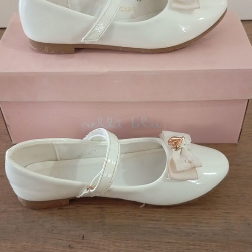 Nelli Blu white patent ballerina shoes size 32