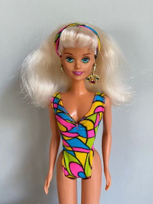 Sindy Beach Dazzle doll vintage used 1992 Hasbro