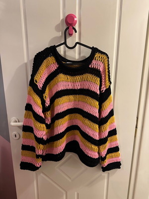 Mango knitted sweater like new, size M-L