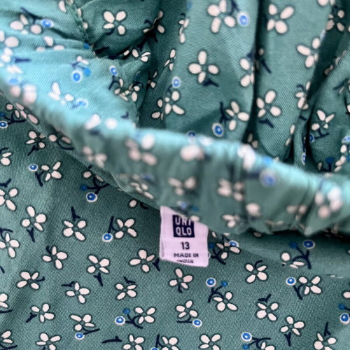 Uniqlo skirt 13y like new with pockets green